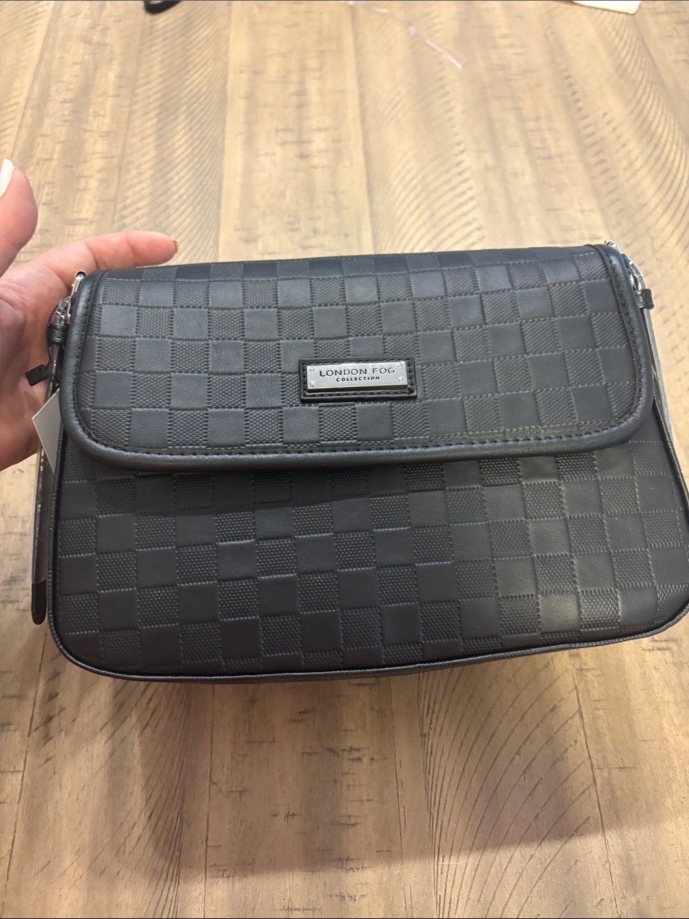 653 London Fog Black Checkered Purse